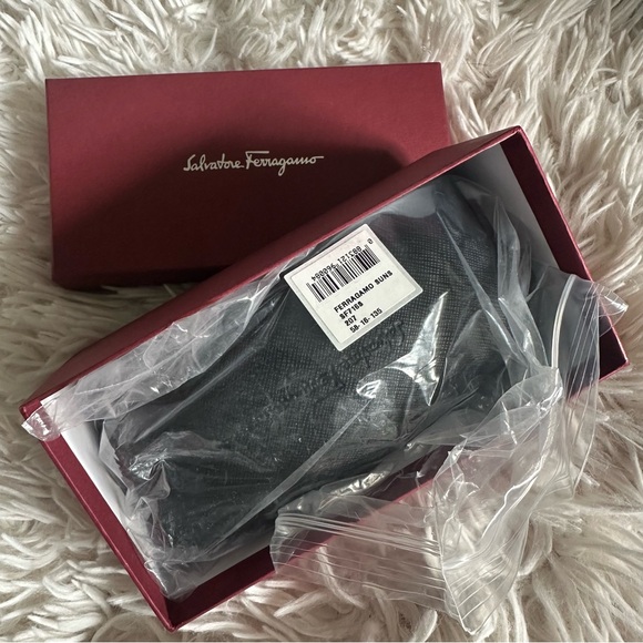 NWT Salvatore Ferragamo 58mm Square Sunglasses. - Picture 11 of 15